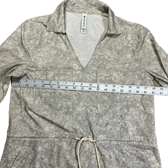 Athleta Zuma Shirt Dress Gray Snakeskin Front Pockets Long Sleeve Size XS - Picture 6 of 8